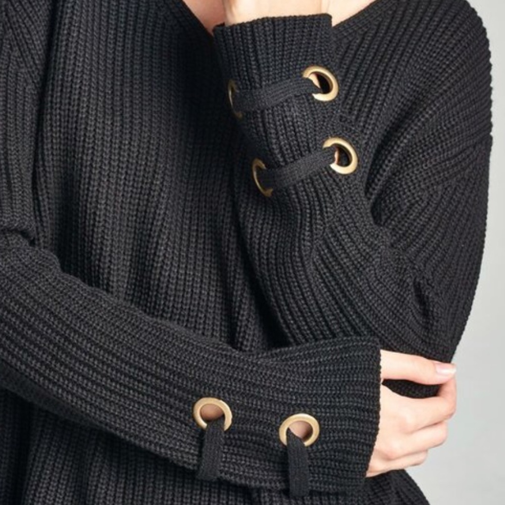 CLEARANCE ‼️BLACK LACE-UP SLEEVE DETAIL - Sweater - Picture 2 of 2